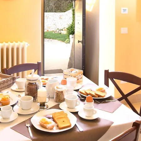 Trulli E Mare Bed & Breakfast 3*